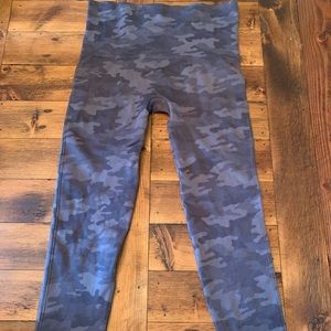 Spanx sage camo cropped leggings